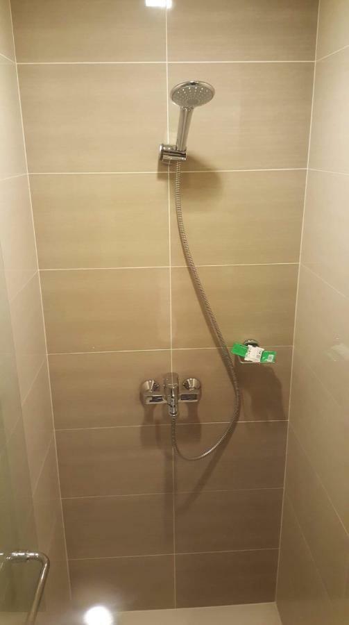 101 Newport Boulevard C1 Apartment Manila Ngoại thất bức ảnh